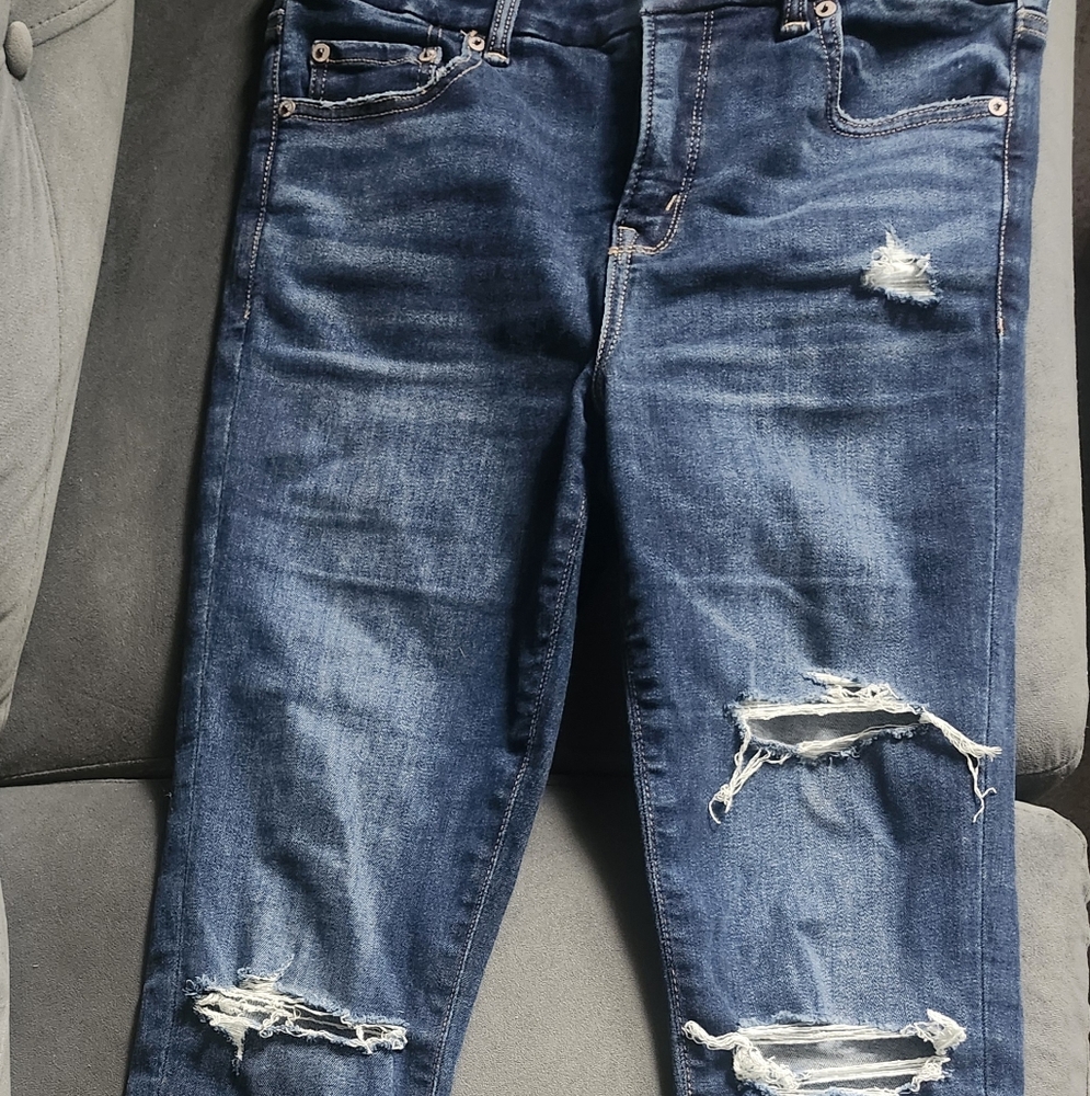 American Eagle Outfitters ripped hi rise Skinny jeans Size 10 Regular length